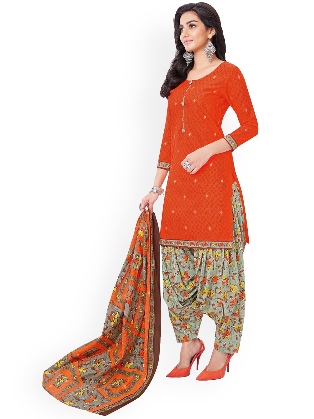MIRAAN Round Neck Ethnic Motifs Printed Pure Cotton Straight Kurta with Patiala & Dupatta, Orange
MIRAAN Round Neck Ethnic Motifs Printed Pure Cotton Straight Kurta with Patiala & Dupatta, Orange