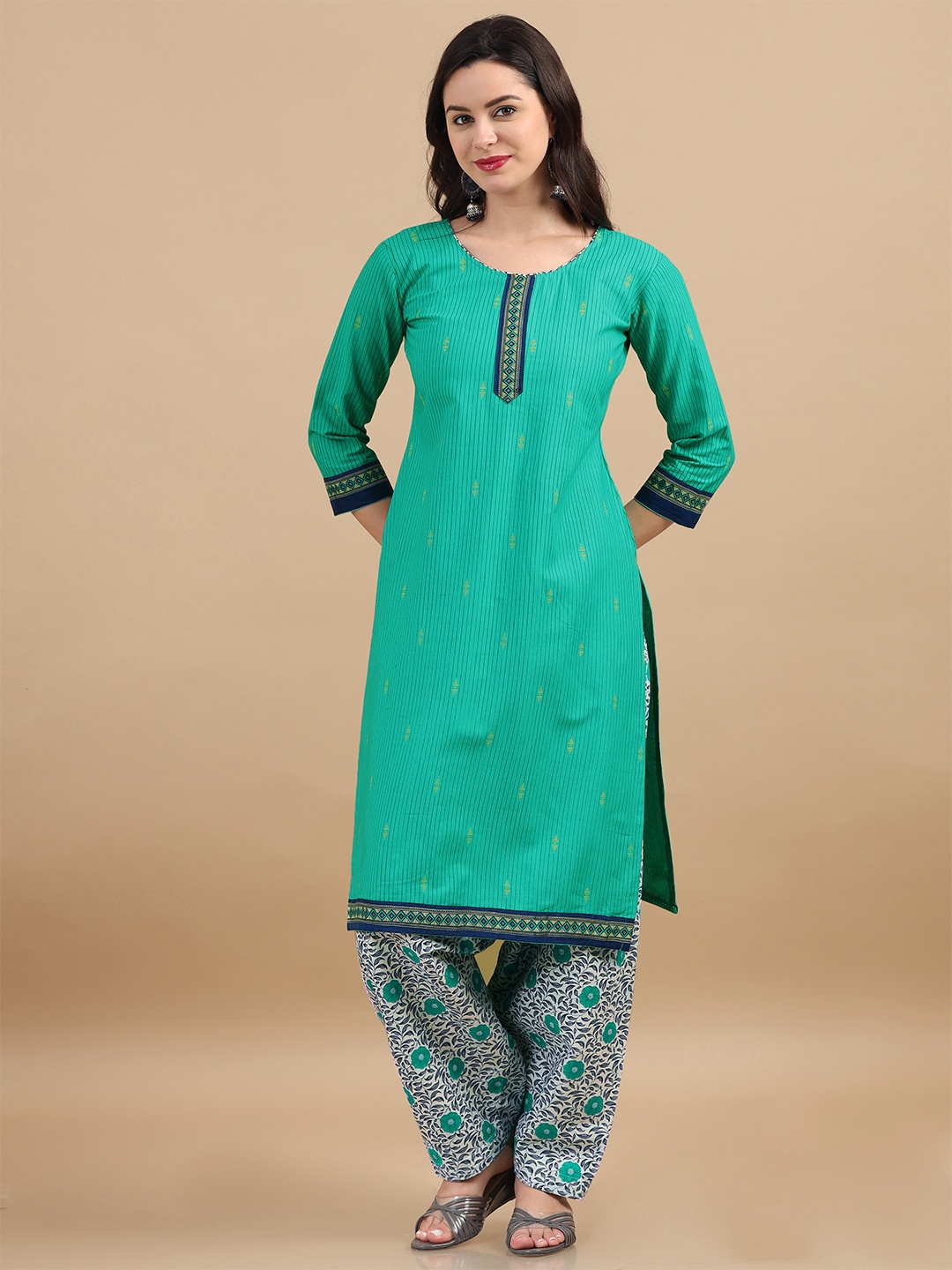 MIRAAN Round Neck Geometric Printed Pure Cotton Kurta with Patiala & Dupatta, Green
MIRAAN Round Neck Geometric Printed Pure Cotton Kurta with Patiala & Dupatta, Green