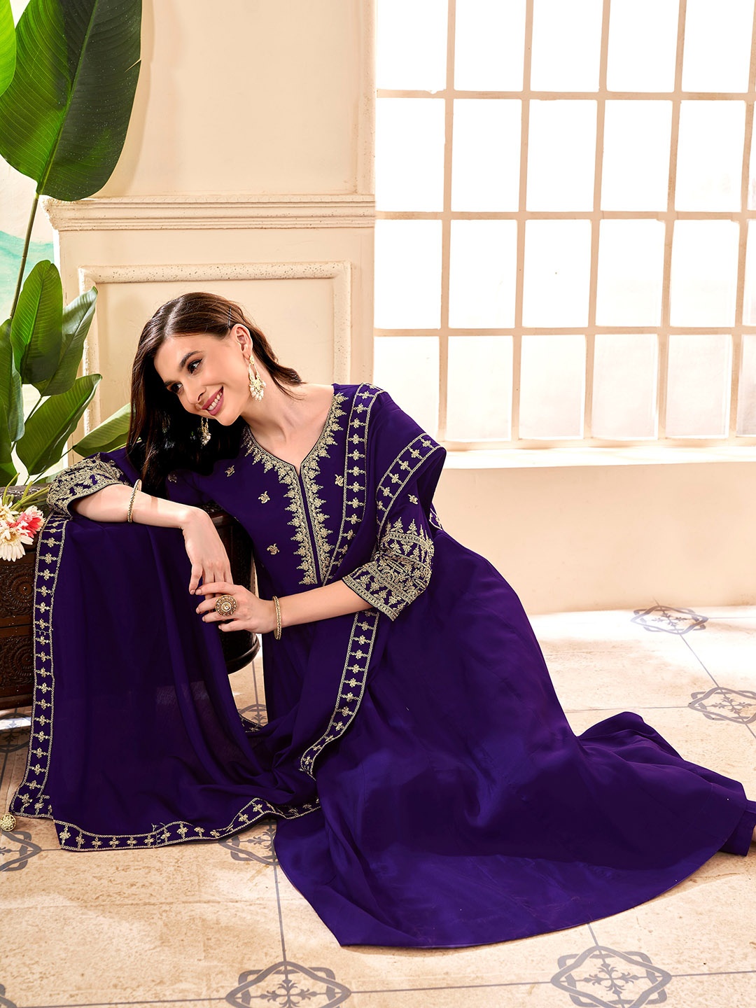 Anouk Embroidered Empire Sequinned Chanderi Silk A-Line Kurta With Trousers & Dupatta, Purple
Anouk Embroidered Empire Sequinned Chanderi Silk A-Line Kurta With Trousers & Dupatta, Purple