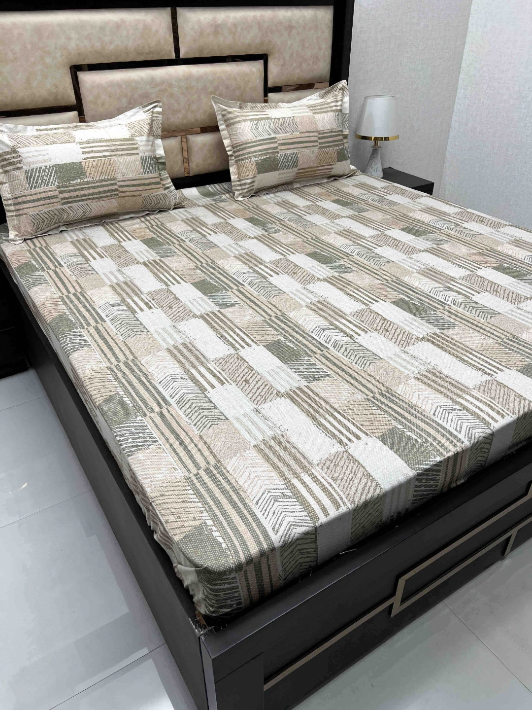 Pure Decor Cotton Super King Size Double Bed Bedsheet With 2 Pillow Covers 3.04m X 3.04m, Green
Pure Decor Cotton Super King Size Double Bed Bedsheet With 2 Pillow Covers 3.04m X 3.04m, Green