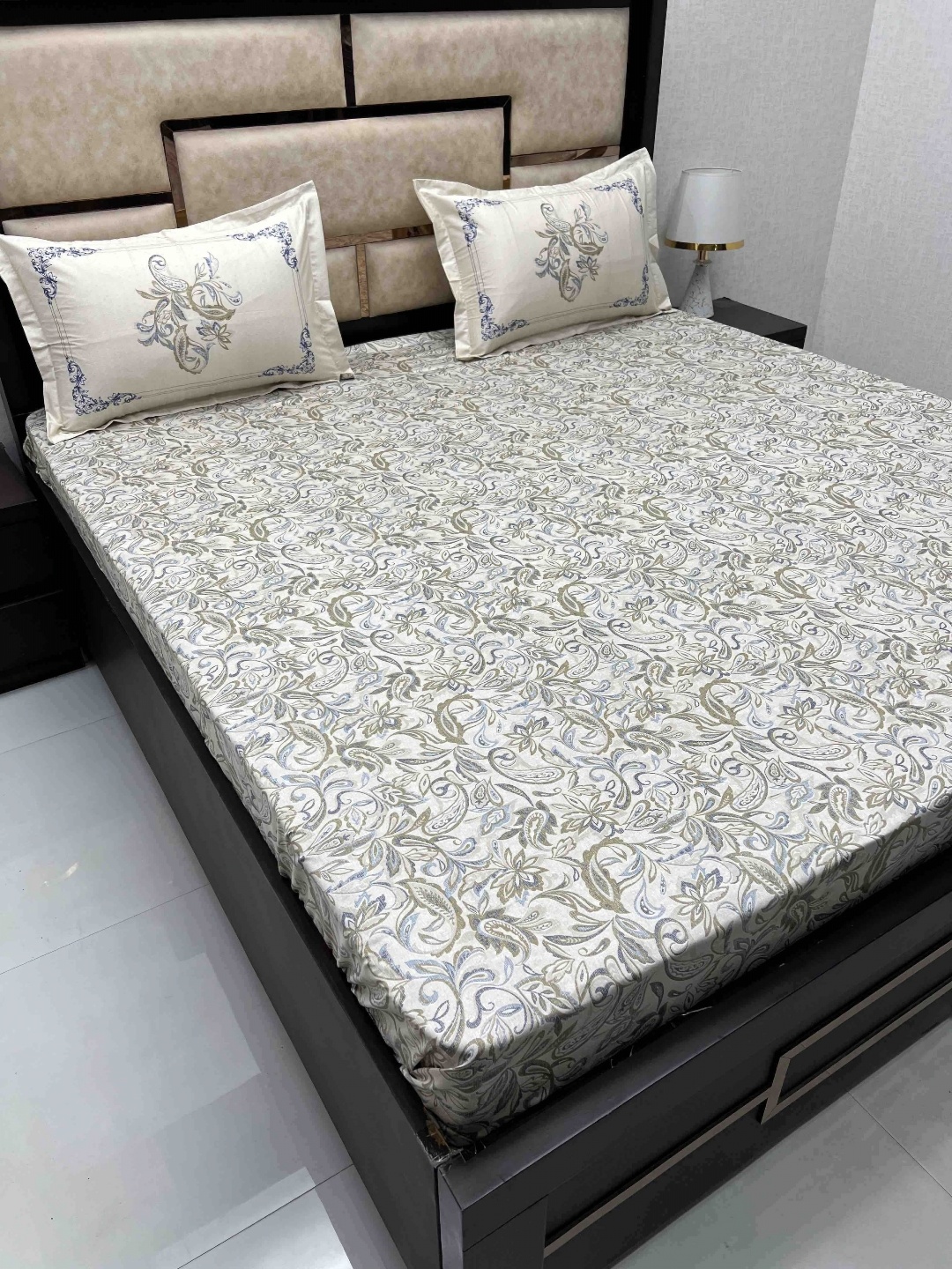 Pure Decor Brown Ethnic Motifs Pure Cotton 500 TC King Bedsheet with 2 Pillow Covers, Cream
Pure Decor Brown Ethnic Motifs Pure Cotton 500 TC King Bedsheet with 2 Pillow Covers, Cream