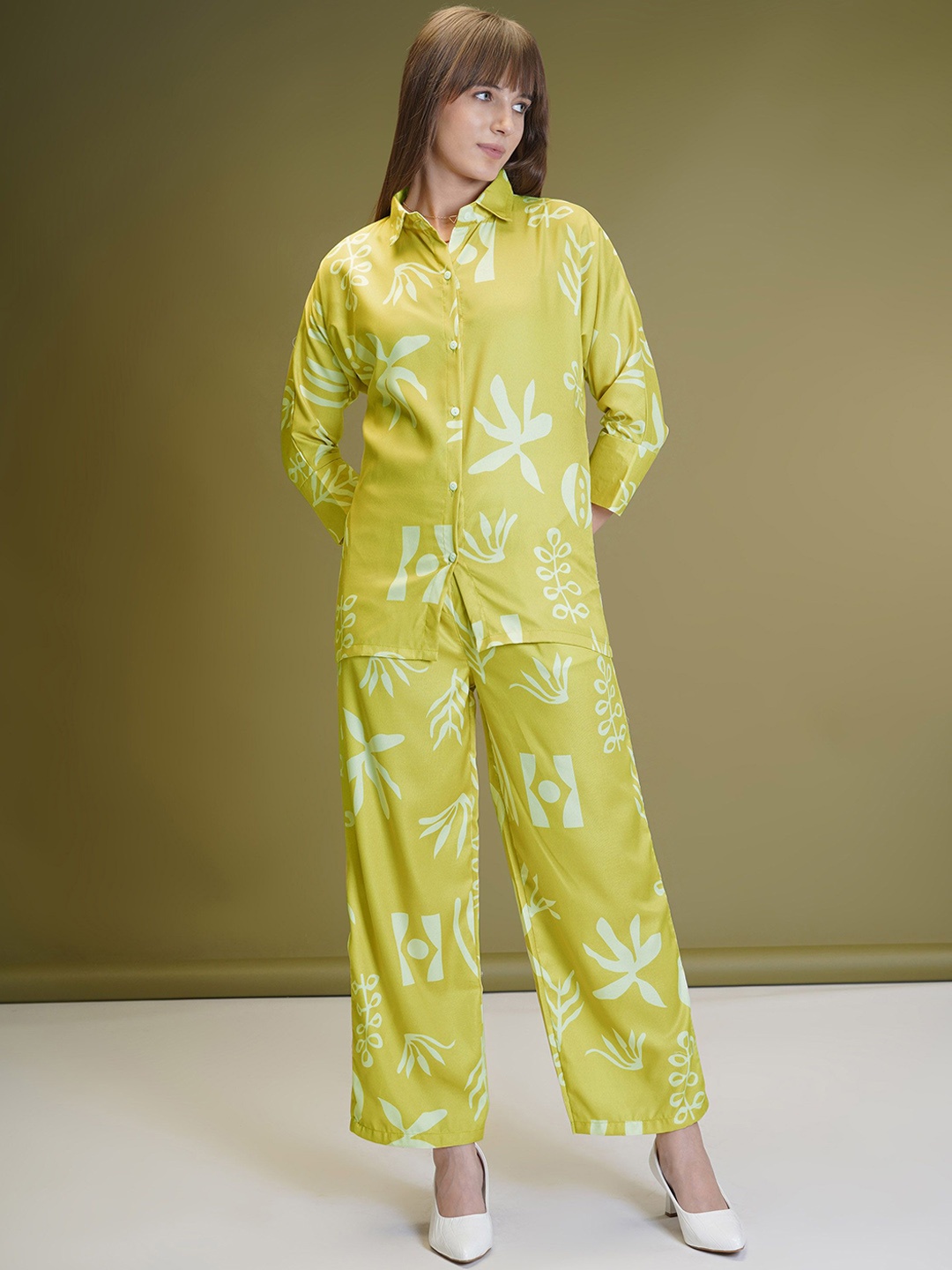 ISHA TRADE Floral Printed Cuffed Sleeves Straight Casual Shirt With Flared Palazzos, Green
ISHA TRADE Floral Printed Cuffed Sleeves Straight Casual Shirt With Flared Palazzos, Green