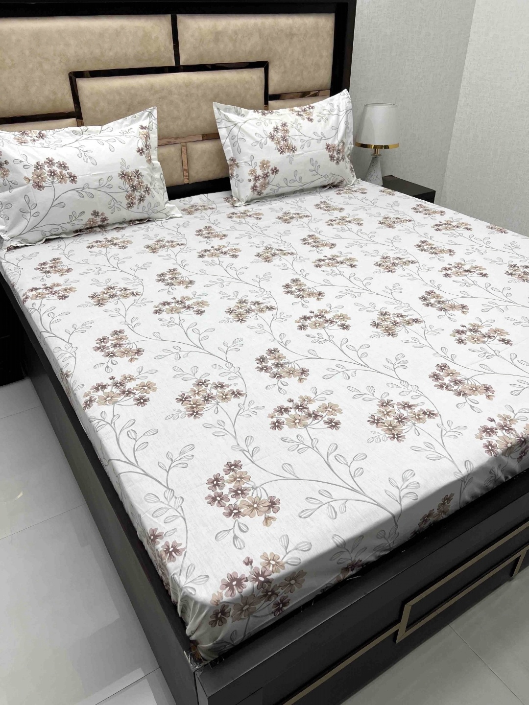 Pure Decor Cotton King Size Double Bed Bedsheet With 2 Pillow Covers 108 in X 108 in, White
Pure Decor Cotton King Size Double Bed Bedsheet With 2 Pillow Covers 108 in X 108 in, White