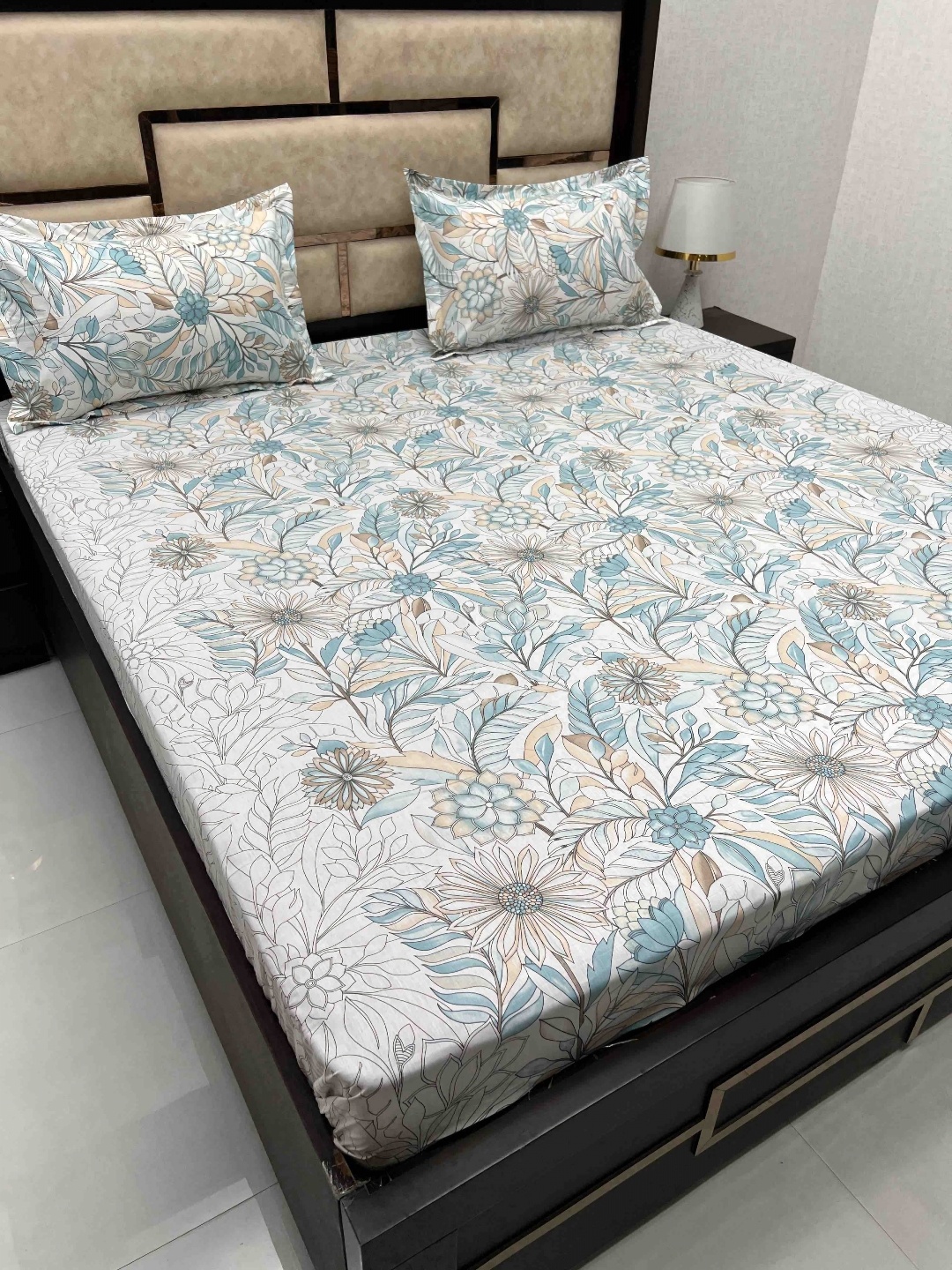 Pure Decor Villa Green & White Floral Pure Cotton 400 TC King Bedsheet & 2 Pillow Covers
Pure Decor Villa Green & White Floral Pure Cotton 400 TC King Bedsheet & 2 Pillow Covers