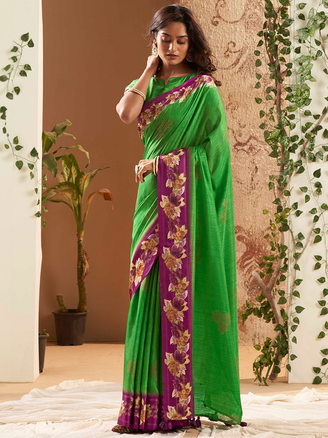 Panzora Floral Printed Saree, Green 
Panzora Floral Printed Saree, Green