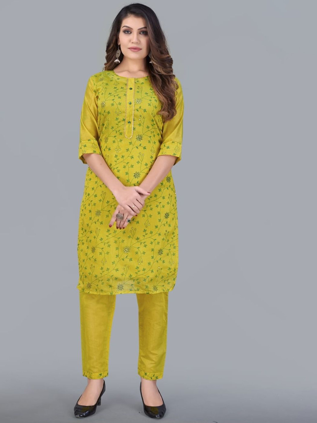 Rujave Floral Printed Round Neck Sequinned Chanderi silk Straight Kurta with Trousers, Yellow
Rujave Floral Printed Round Neck Sequinned Chanderi silk Straight Kurta with Trousers, Yellow