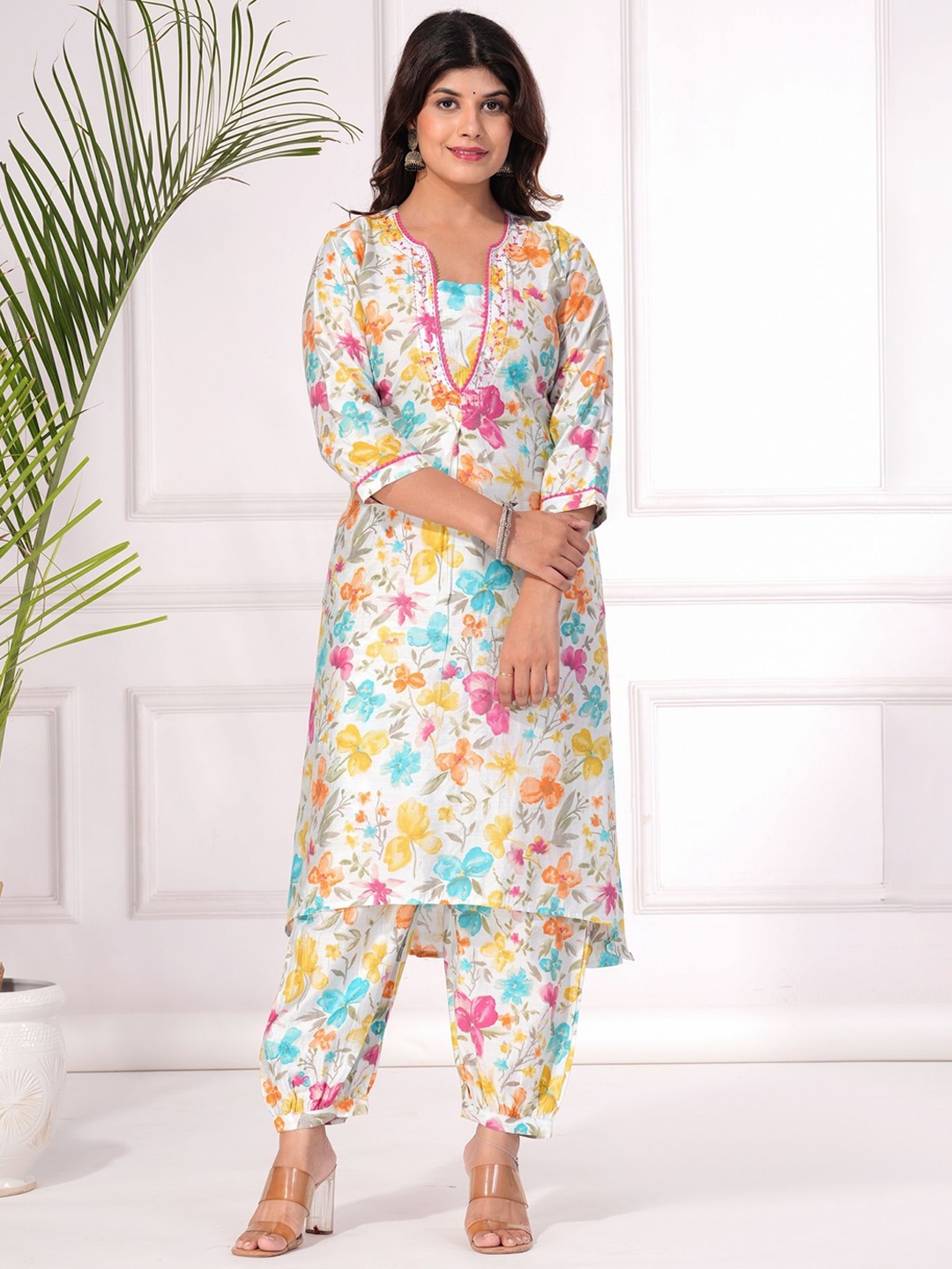 KALINI Women Floral Printed Regular Beads and Stones Kurta with Trousers, White
KALINI Women Floral Printed Regular Beads and Stones Kurta with Trousers, White