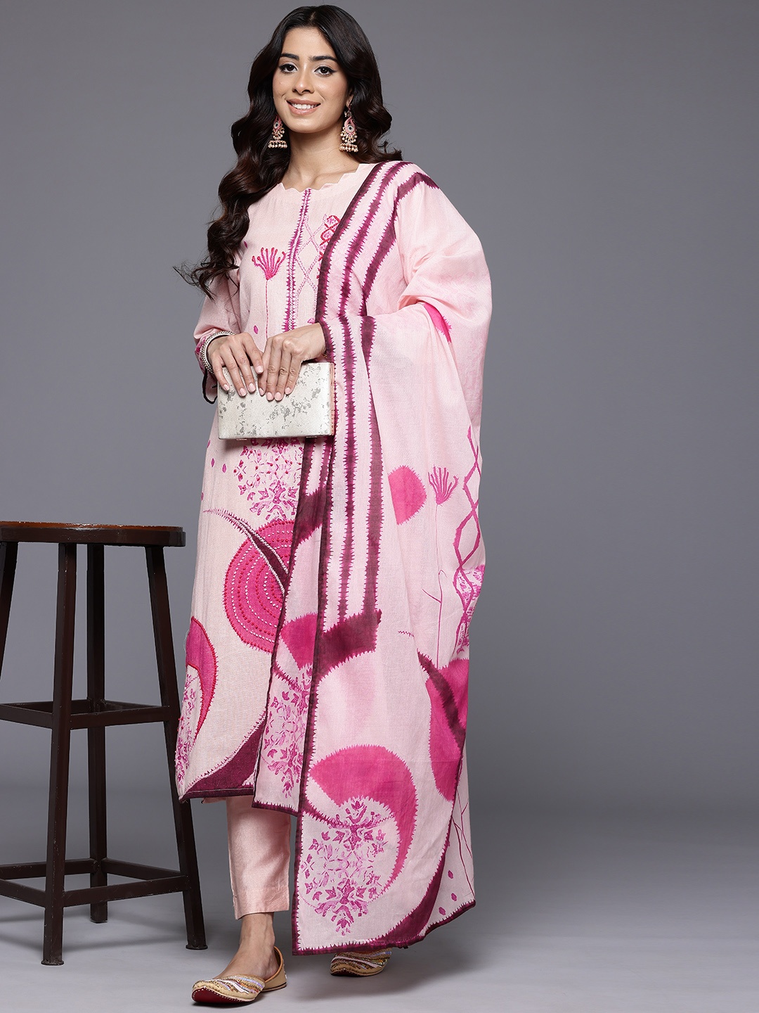 Varanga Printed Regular Thread Work Pure Cotton Kurta With Trousers & Dupatta, Peach
Varanga Printed Regular Thread Work Pure Cotton Kurta With Trousers & Dupatta, Peach