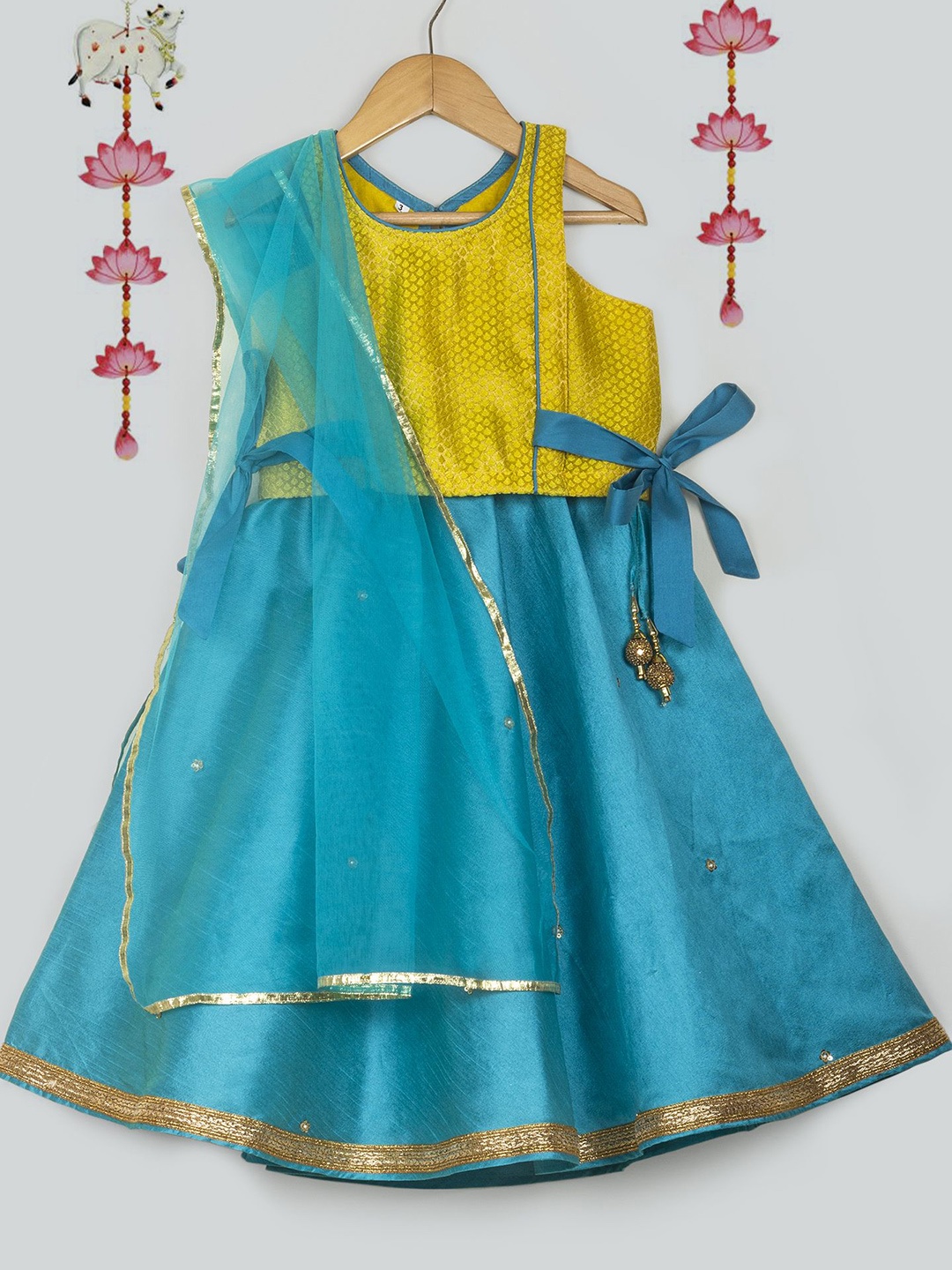 Tangerine Closet Girls Embroidered Ready to Wear Lehenga & Blouse With Dupatta, Turquoise blue
Tangerine Closet Girls Embroidered Ready to Wear Lehenga & Blouse With Dupatta, Turquoise blue