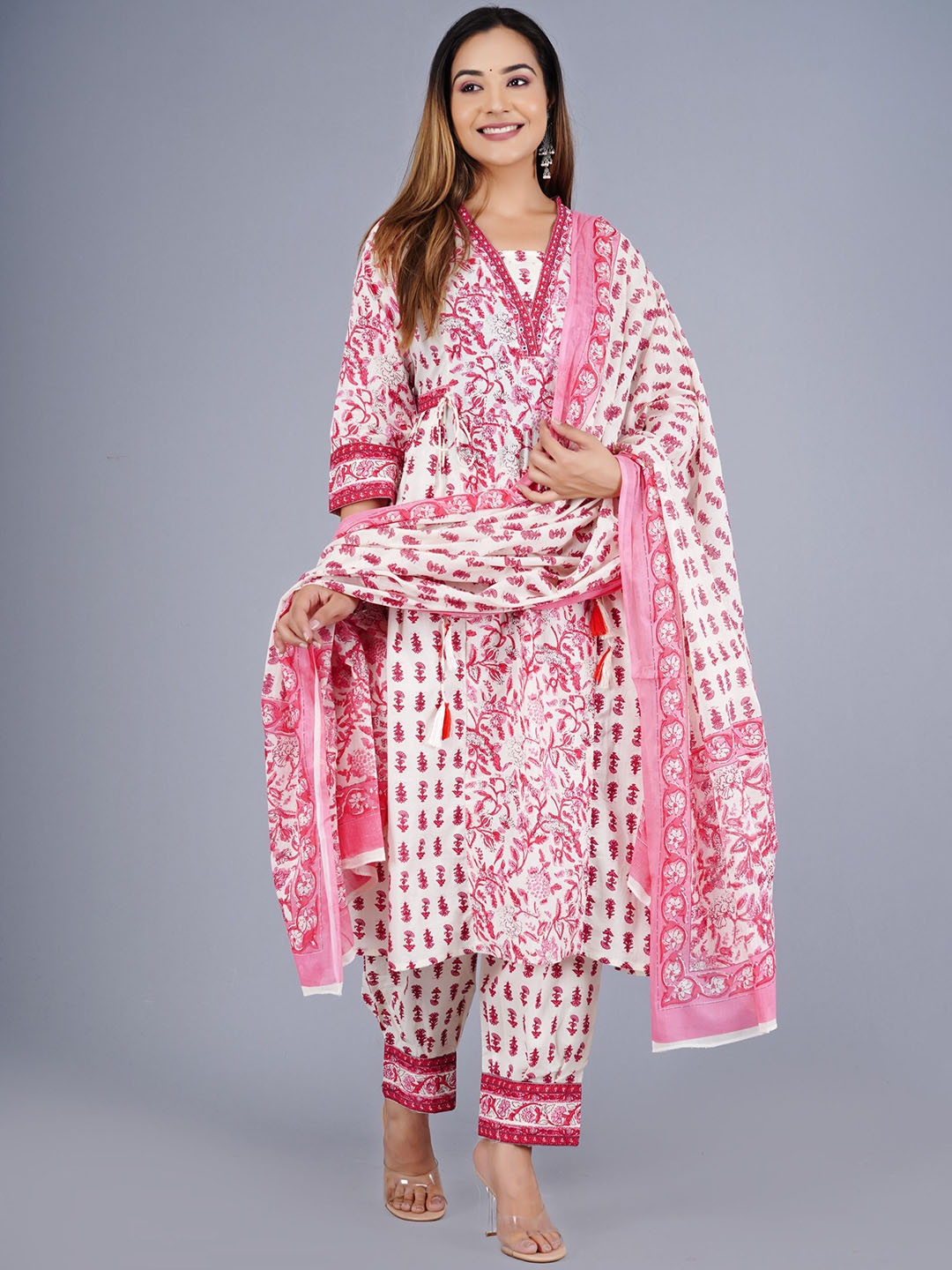 SHOOLIN Floral Printed Gotta Patti Pleated Anarkali Kurta With Trousers & Dupatta, Red
SHOOLIN Floral Printed Gotta Patti Pleated Anarkali Kurta With Trousers & Dupatta, Red