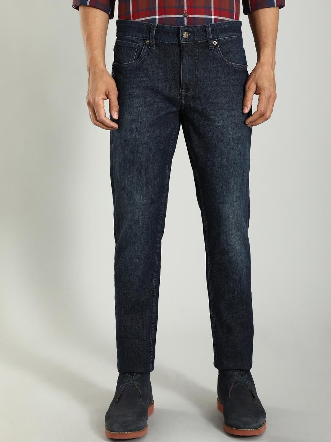 Indian Terrain Men Kruger Tapered Fit Mid-Rise Light Fade Clean Look Stretchable Jeans, Blue
Indian Terrain Men Kruger Tapered Fit Mid-Rise Light Fade Clean Look Stretchable Jeans, Blue