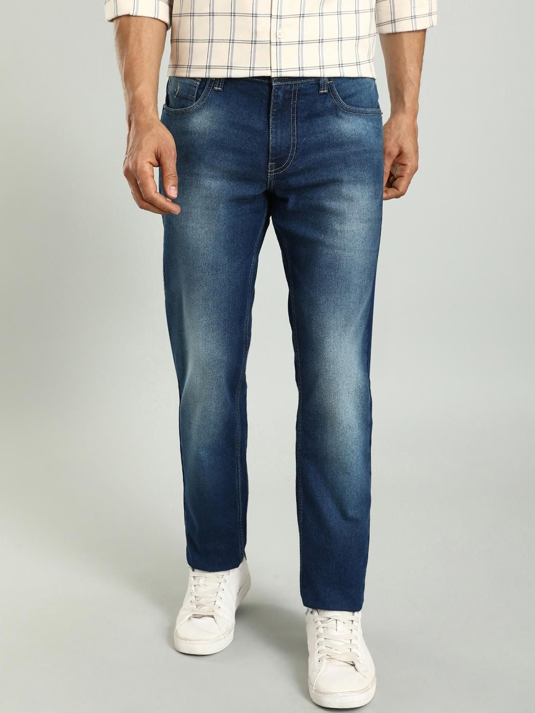 Indian Terrain Men Brooklyn Tapered Fit Heavy Fade Clean Look Stretchable Jeans, Blue
Indian Terrain Men Brooklyn Tapered Fit Heavy Fade Clean Look Stretchable Jeans, Blue