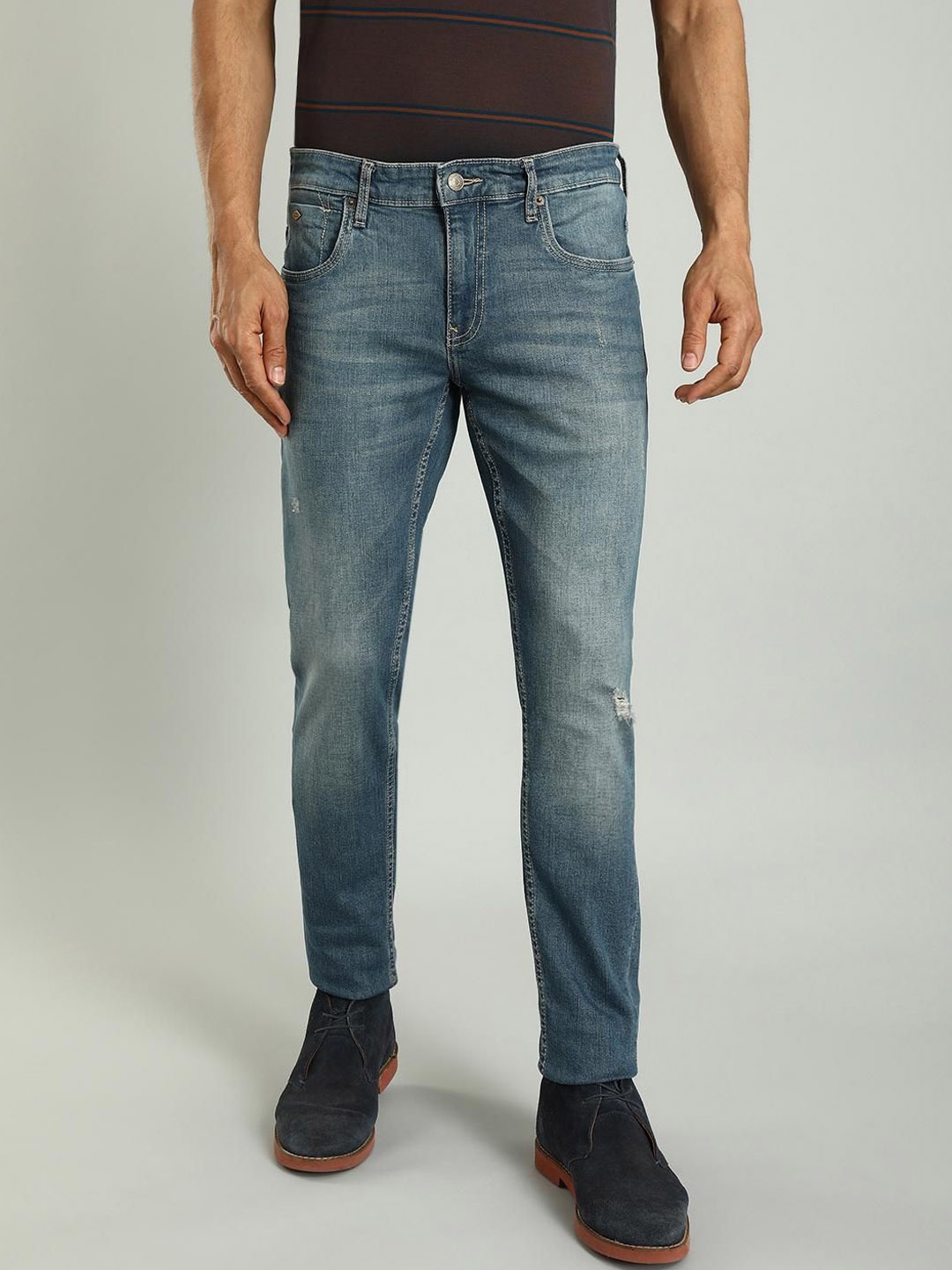 Indian Terrain Men Kruger Skinny Fit Low Distress Light Fade Stretchable Jeans, Blue
Indian Terrain Men Kruger Skinny Fit Low Distress Light Fade Stretchable Jeans, Blue