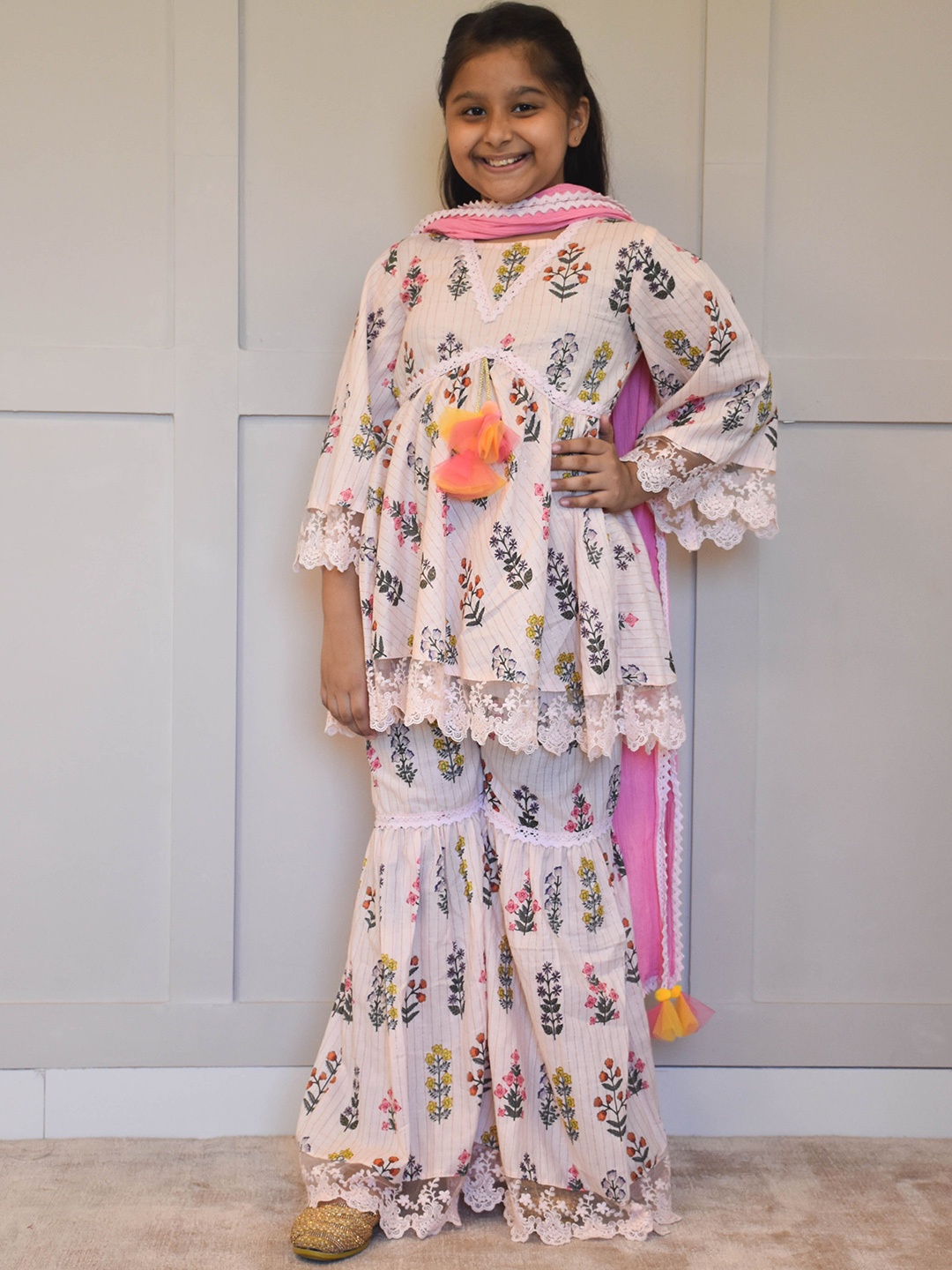 Fayon Kids Girls Printed Regular Pure Cotton Kurta with Sharara & With Dupatta, Peach
Fayon Kids Girls Printed Regular Pure Cotton Kurta with Sharara & With Dupatta, Peach