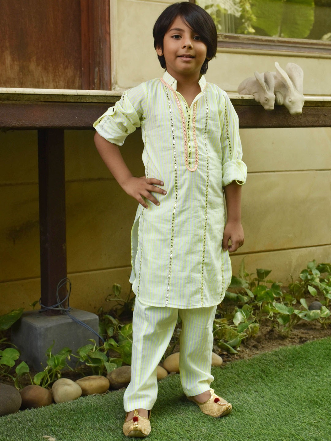 Fayon Kids Boys Striped Regular Mirror Work Pure Cotton Kurta With Pyjamas, Green
Fayon Kids Boys Striped Regular Mirror Work Pure Cotton Kurta With Pyjamas, Green