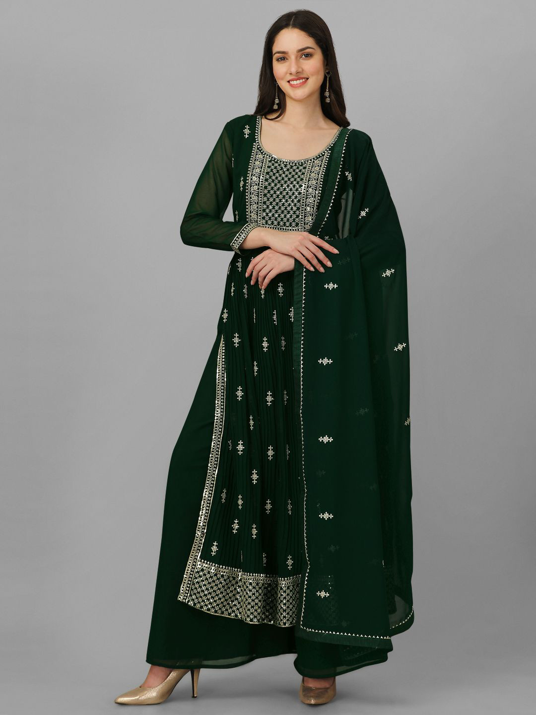 Trendmalls Embroidered Sequinned Pakistani Style Kurta With Palazzos & Dupatta, Green
Trendmalls Embroidered Sequinned Pakistani Style Kurta With Palazzos & Dupatta, Green