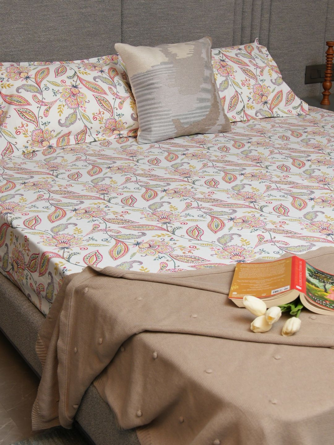 URBAN SPACE Pink & White Floral Printed 200 TC Cotton Queen Bedsheet With 2 Pillow Covers
URBAN SPACE Pink & White Floral Printed 200 TC Cotton Queen Bedsheet With 2 Pillow Covers