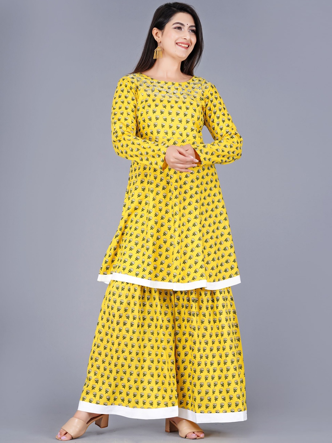 ao services Floral Printed Round Neck Long Sleeves Anarkali Kurta With Sharara, Yellow
ao services Floral Printed Round Neck Long Sleeves Anarkali Kurta With Sharara, Yellow