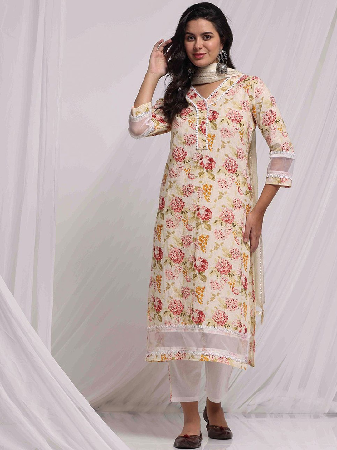 Anouk Off-White Floral Printed Regular Pure Cotton Kurta with Trousers & Dupatta
Anouk Off-White Floral Printed Regular Pure Cotton Kurta with Trousers & Dupatta