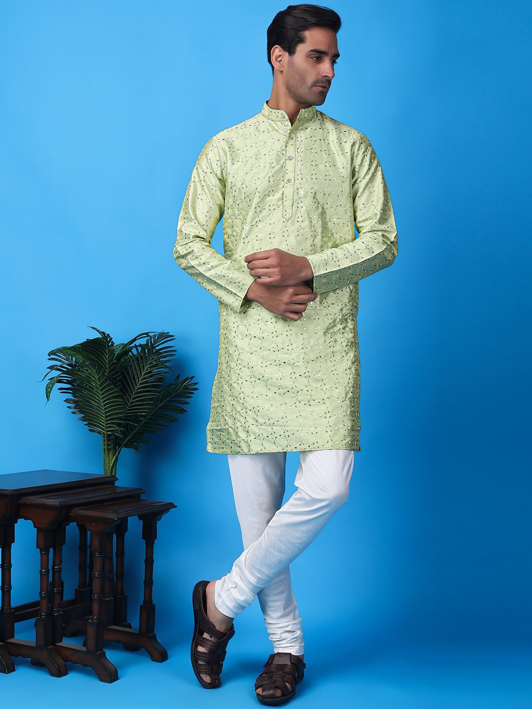 Hangup Geometric Embroidered Sequins Mandarin Collar Jacquard A-Line Kurta, Green
Hangup Geometric Embroidered Sequins Mandarin Collar Jacquard A-Line Kurta, Green