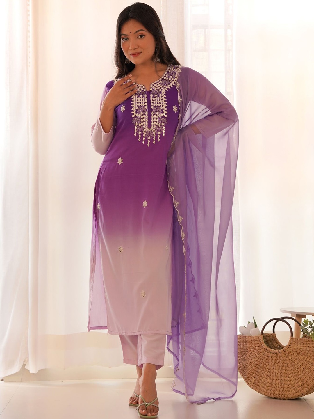 Anouk Lavender Ethnic Motifs Embroidered Thread Work Ombre Kurta with Trousers & Dupatta
Anouk Lavender Ethnic Motifs Embroidered Thread Work Ombre Kurta with Trousers & Dupatta