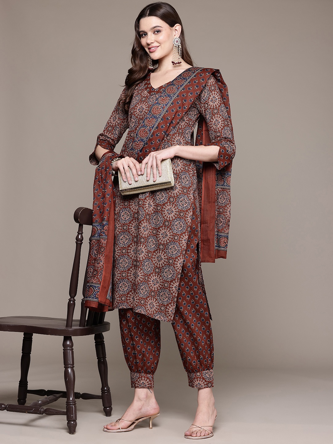 Readiprint Floral Printed Sequinned Pure Cotton Kurta With Harem Pants & Dupatta, Brown
Readiprint Floral Printed Sequinned Pure Cotton Kurta With Harem Pants & Dupatta, Brown
