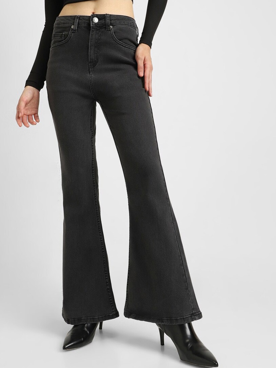 FOREVER 21 Women Clean Look No Fade Dark Shade Mid-Rise Non Stretchable Flared Fit Jeans, Black
FOREVER 21 Women Clean Look No Fade Dark Shade Mid-Rise Non Stretchable Flared Fit Jeans, Black