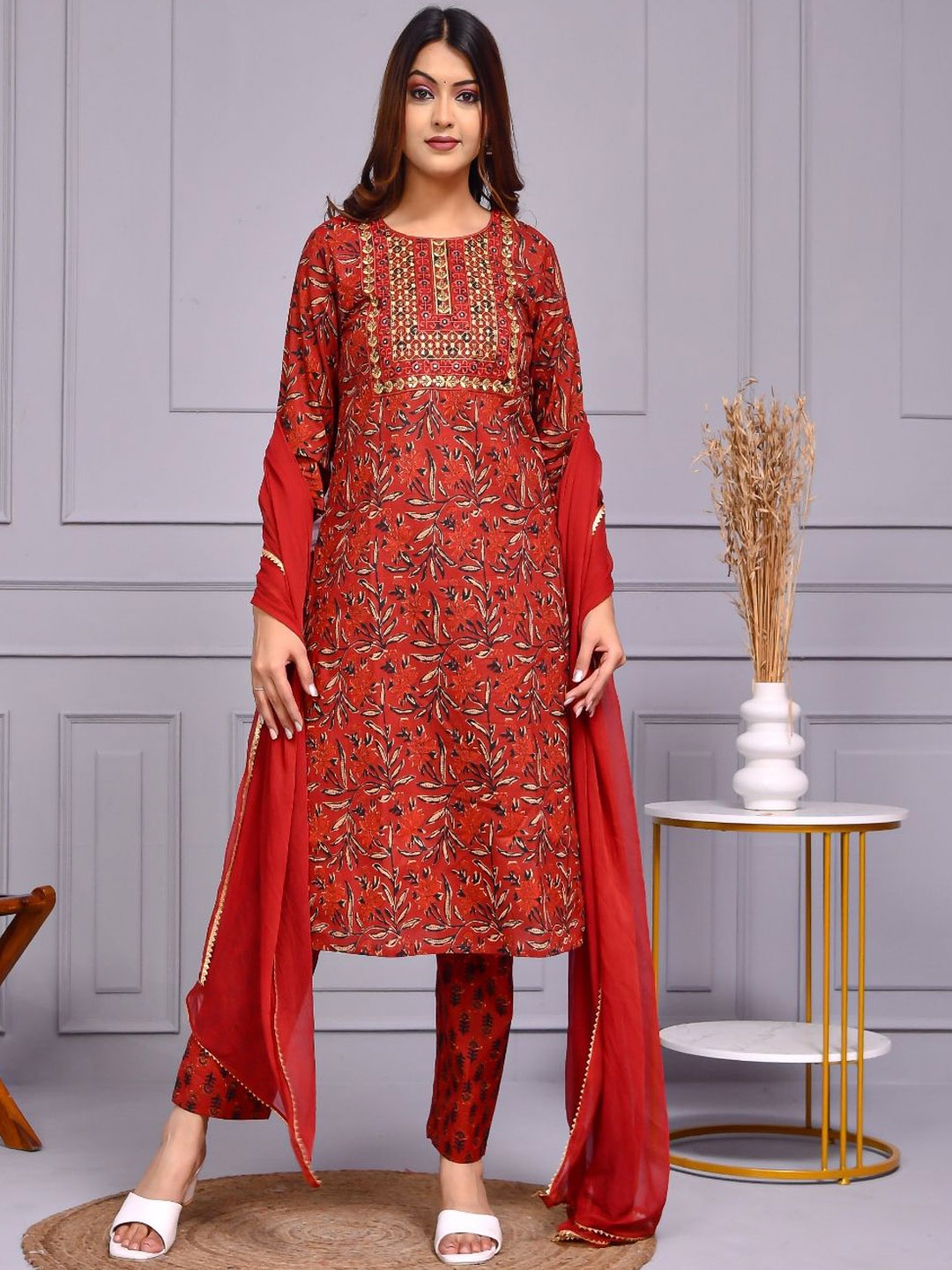 Aspriya Floral Embroidered Regular Pure Cotton Kurta with Trousers & Dupatta, Maroon
Aspriya Floral Embroidered Regular Pure Cotton Kurta with Trousers & Dupatta, Maroon
