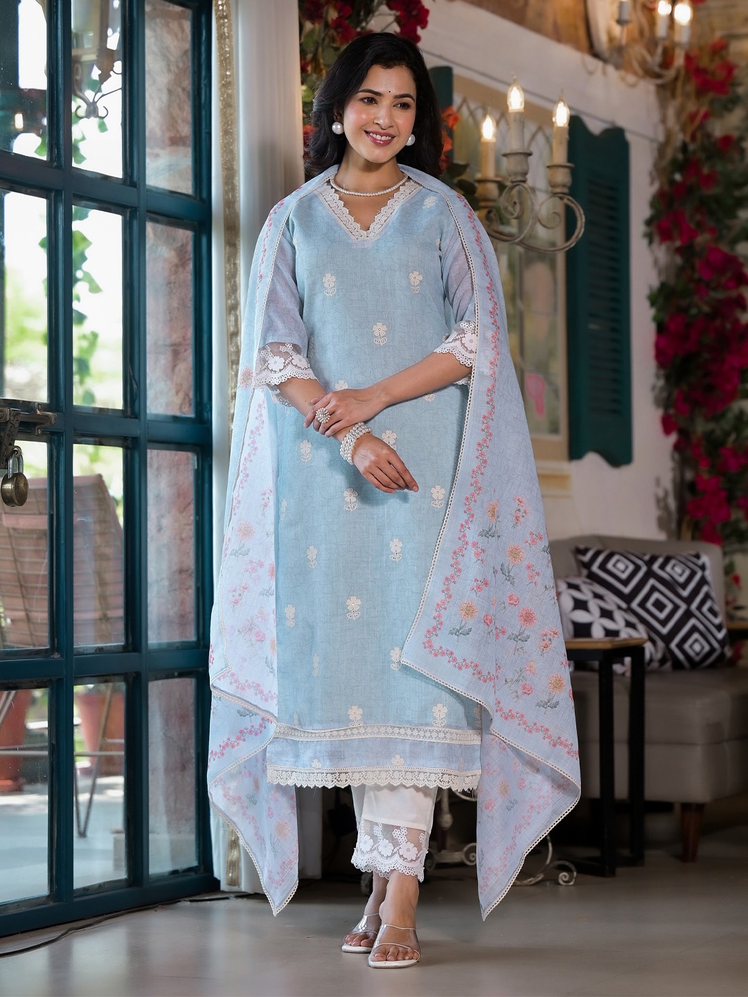 Label Khoj Women Floral Regular Thread Work Kurta with Trousers & With Dupatta, Blue
Label Khoj Women Floral Regular Thread Work Kurta with Trousers & With Dupatta, Blue
