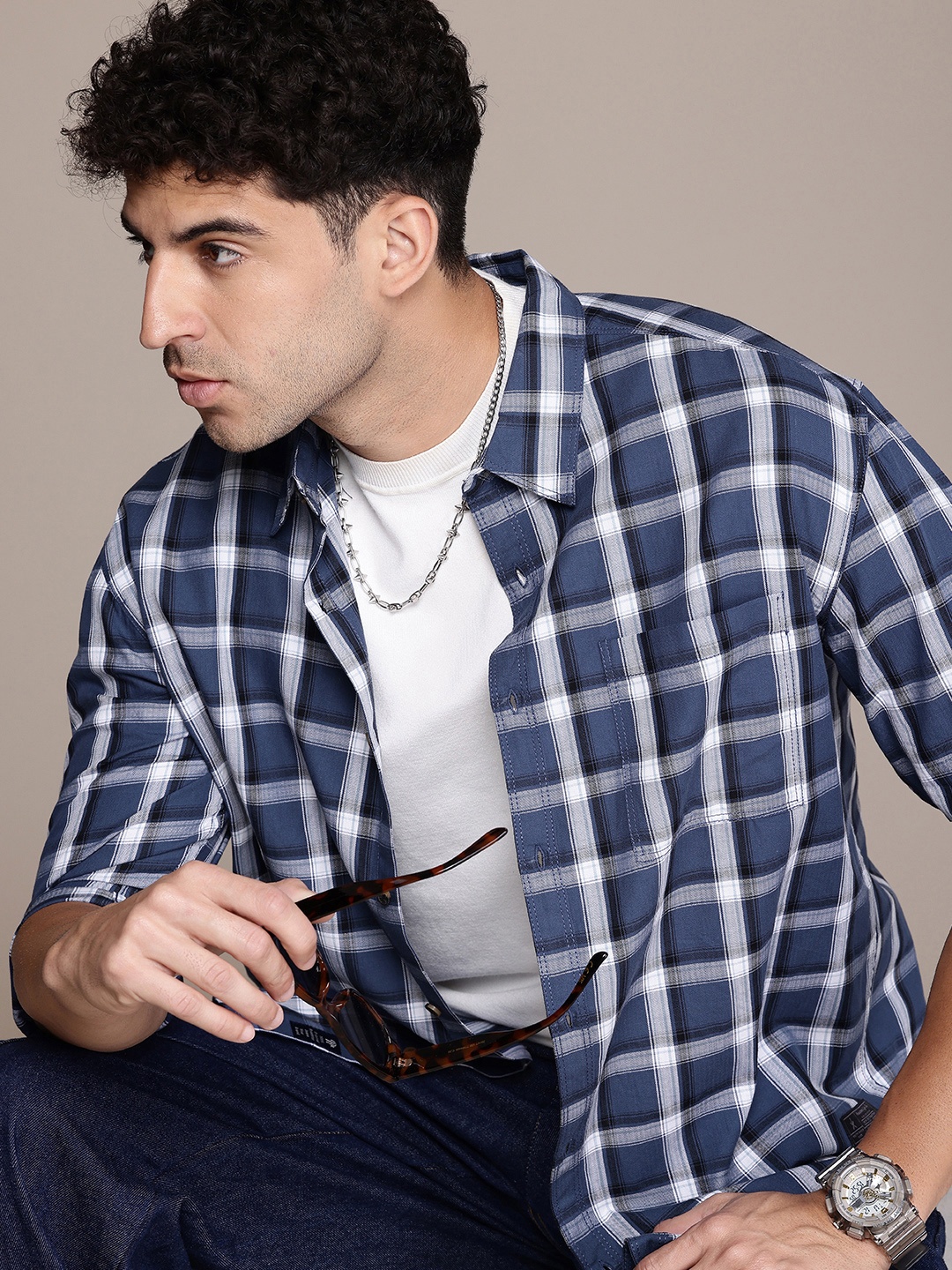 The Roadster Lifestyle Co. Checked Herringbone Weave Pure Cotton Oversized Casual Shirt, Blue
The Roadster Lifestyle Co. Checked Herringbone Weave Pure Cotton Oversized Casual Shirt, Blue