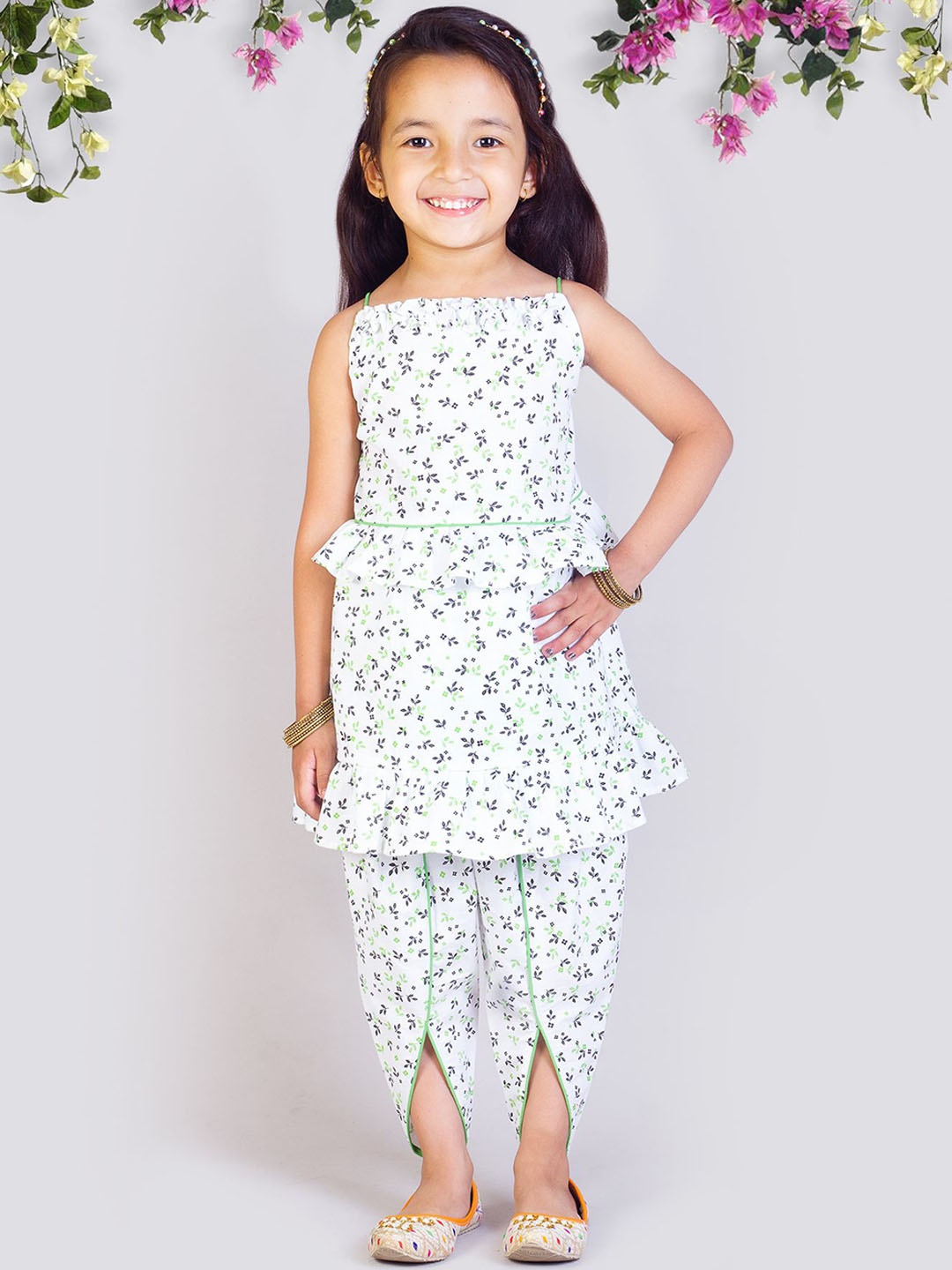 Tangerine Closet Girls Floral Printed Regular Pure Cotton Kurta with Dhoti Pants, White
Tangerine Closet Girls Floral Printed Regular Pure Cotton Kurta with Dhoti Pants, White