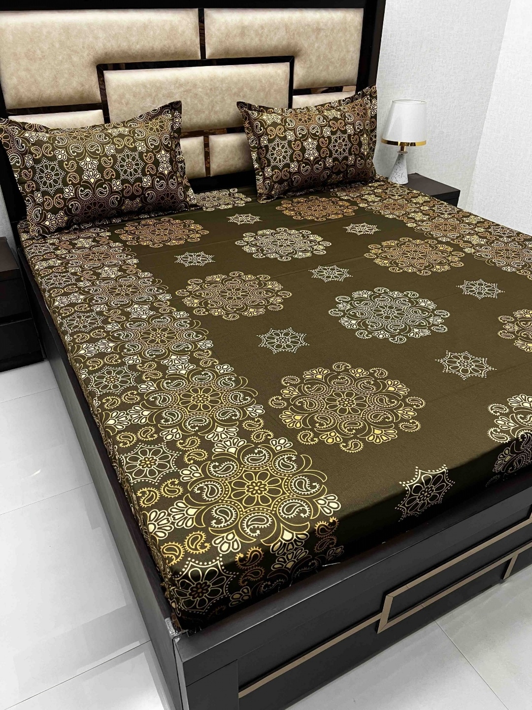 Pure Decor Green & White Ethnic Motifs Cotton 260 TC Queen Bedsheet with 2 Pillow Covers
Pure Decor Green & White Ethnic Motifs Cotton 260 TC Queen Bedsheet with 2 Pillow Covers
