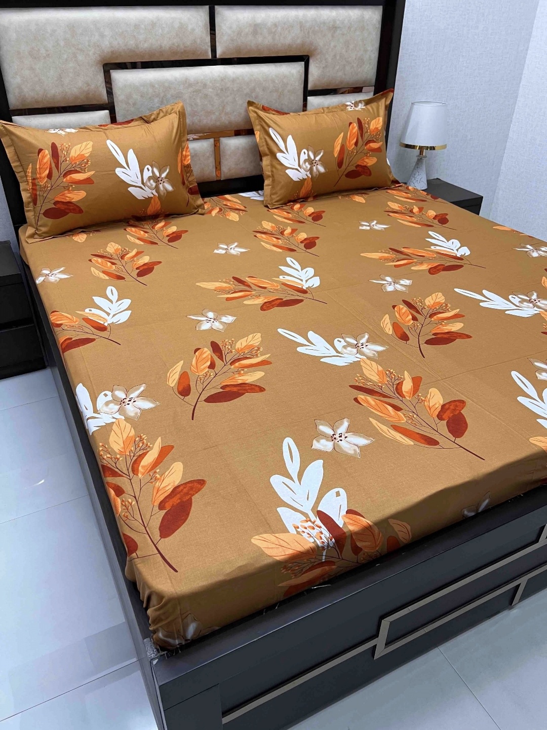Pure Decor Orange & White Floral Cotton 260 TC Queen Bedsheet with 2 Pillow Covers
Pure Decor Orange & White Floral Cotton 260 TC Queen Bedsheet with 2 Pillow Covers