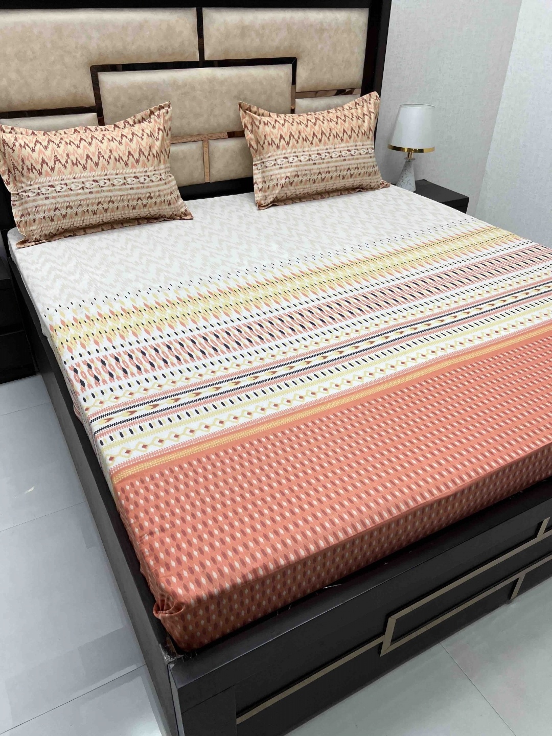 Pure Decor White Printed Pure Cotton 380 TC Super King Bedsheet With 2 Pillow Covers
Pure Decor White Printed Pure Cotton 380 TC Super King Bedsheet With 2 Pillow Covers
