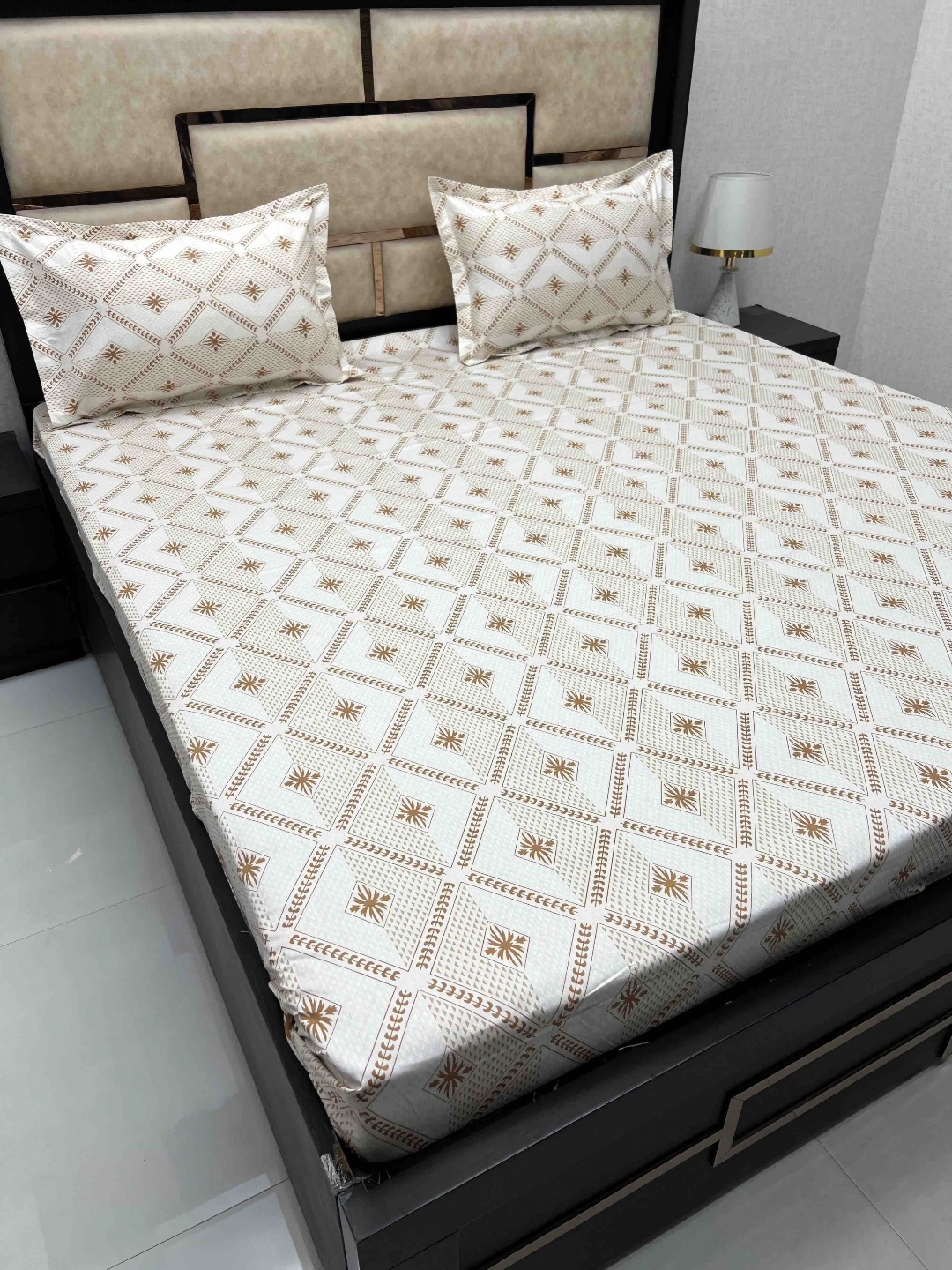 Pure Decor Brown & White Cotton 380 TC Queen Bedsheet with 2 Pillow Covers
Pure Decor Brown & White Cotton 380 TC Queen Bedsheet with 2 Pillow Covers
