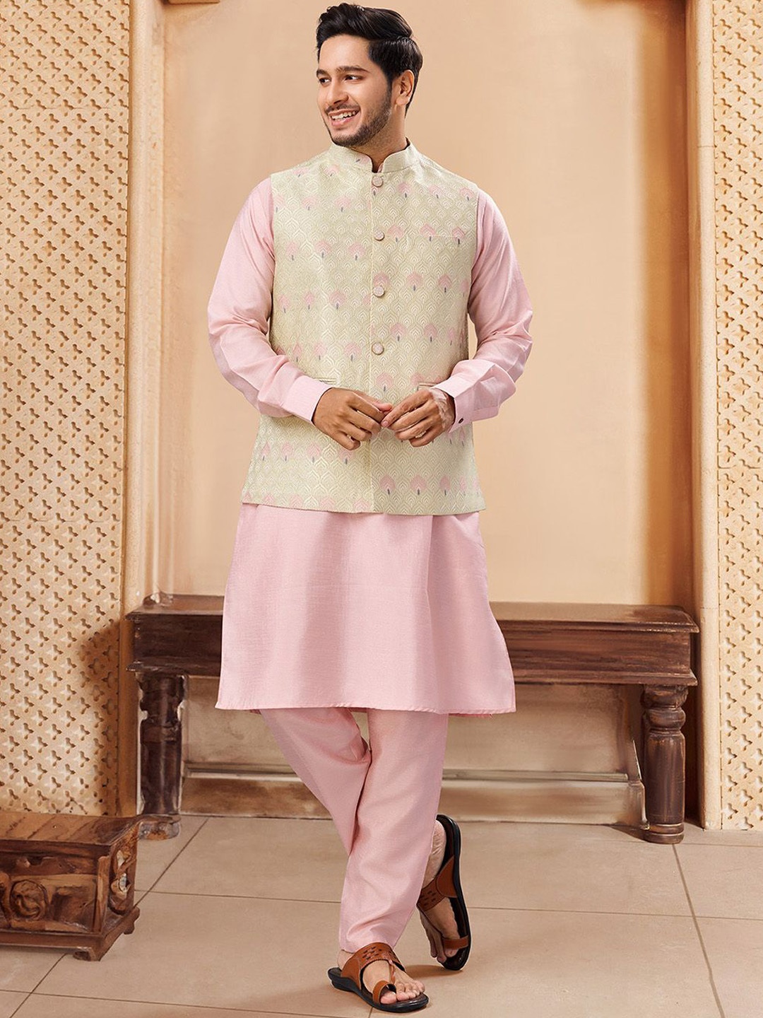 House of Pataudi Mandarin Collar Art Silk Straight Kurta With Pyjama & Ethnic Motif Jacket, Pink
House of Pataudi Mandarin Collar Art Silk Straight Kurta With Pyjama & Ethnic Motif Jacket, Pink