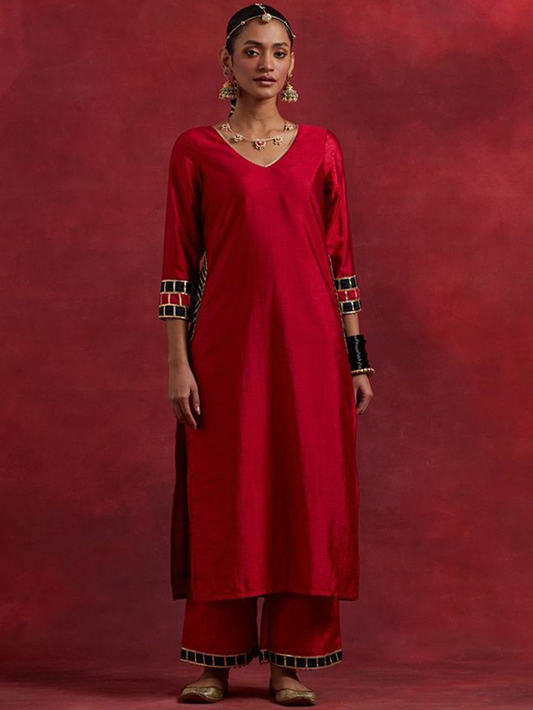 THE INDIAN CAUSE Women Solid Kurta with Palazzos, Red
THE INDIAN CAUSE Women Solid Kurta with Palazzos, Red