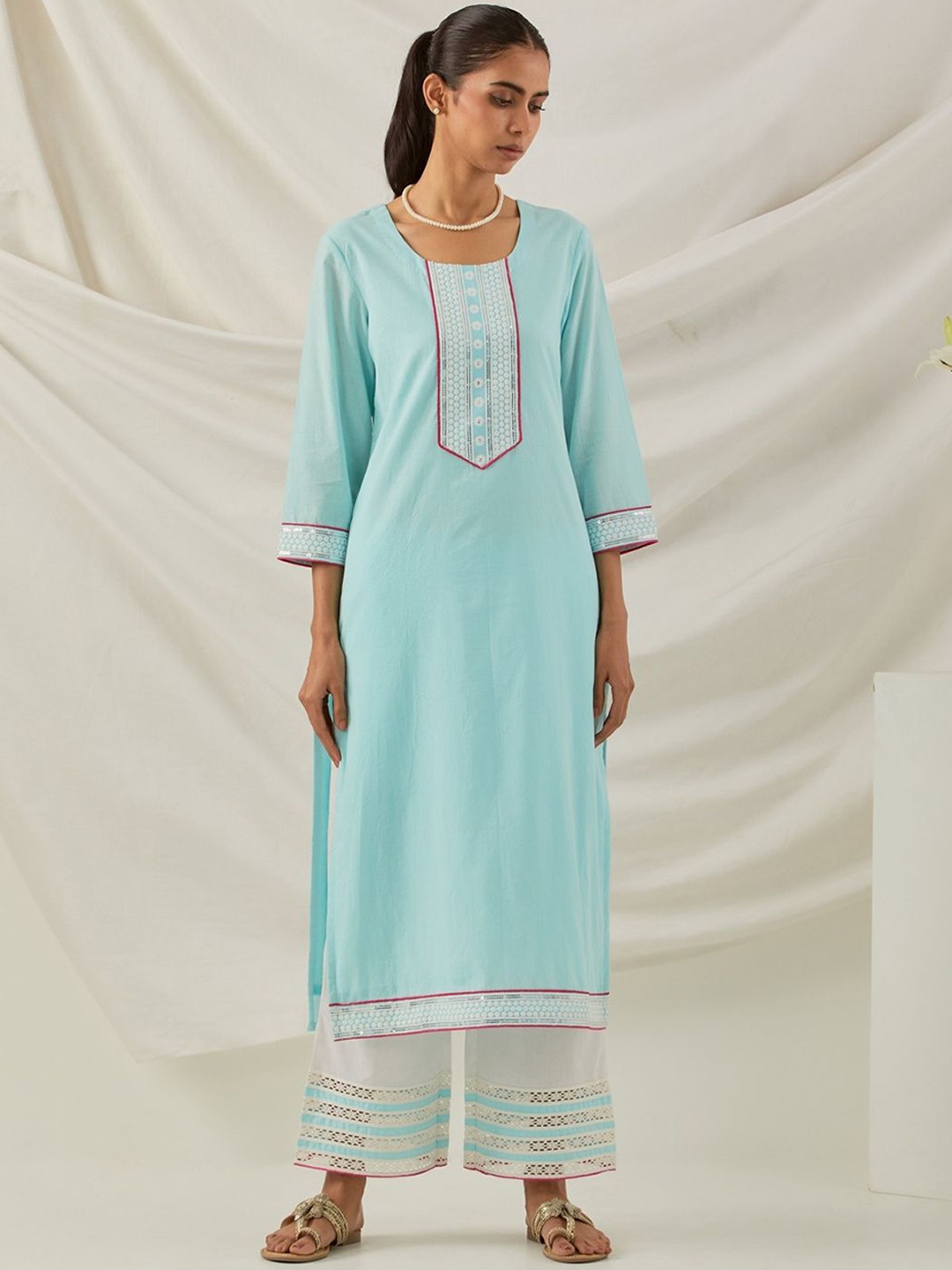 THE INDIAN CAUSE Women Ethnic Motifs Yoke Design Regular Chikankari Pure Cotton Kurtaset, Blue
THE INDIAN CAUSE Women Ethnic Motifs Yoke Design Regular Chikankari Pure Cotton Kurtaset, Blue