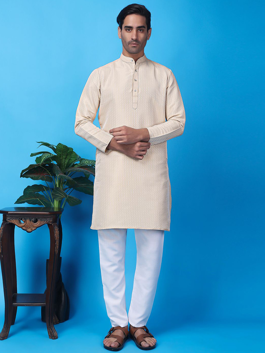 Hangup Men Woven Design Dupion Silk Kurta With Pyjamas, Beige
Hangup Men Woven Design Dupion Silk Kurta With Pyjamas, Beige