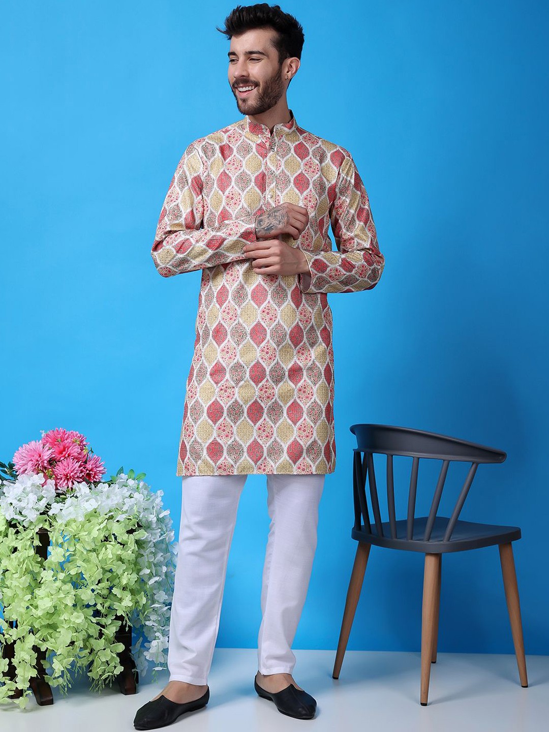 Hangup Men Ethnic Motifs Embroidered Regular Thread Work Kurta with Pyjamas, White
Hangup Men Ethnic Motifs Embroidered Regular Thread Work Kurta with Pyjamas, White