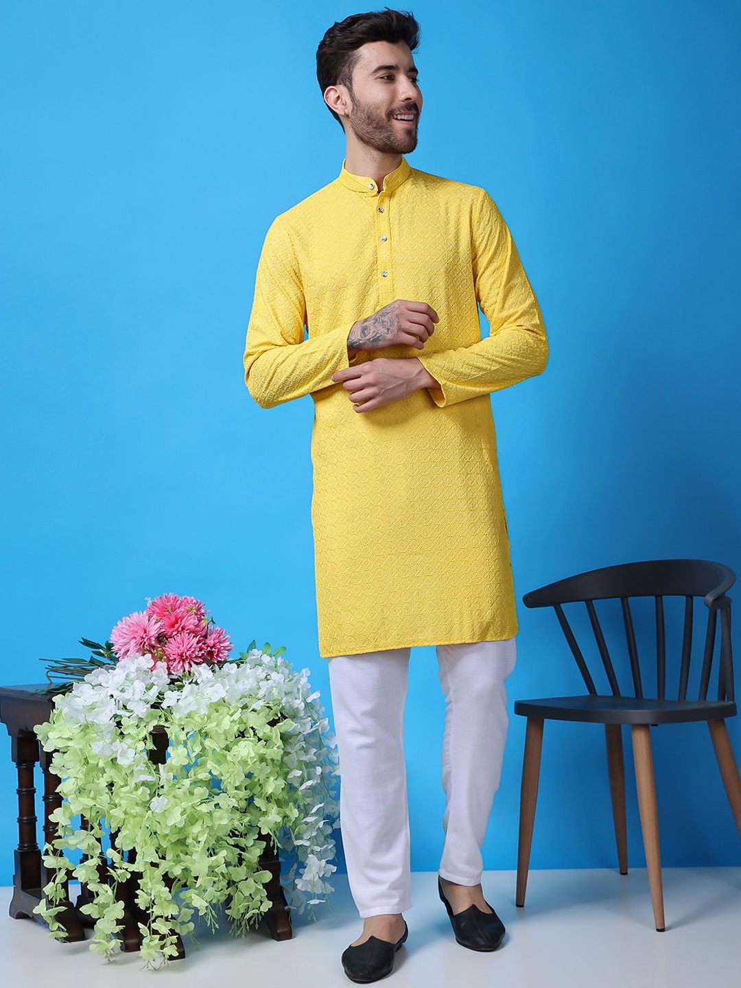 Hangup Ethnic Motifs Embroidered Mandarin Collar Dupion Silk Straight Kurta With Trousers, Yellow
Hangup Ethnic Motifs Embroidered Mandarin Collar Dupion Silk Straight Kurta With Trousers, Yellow