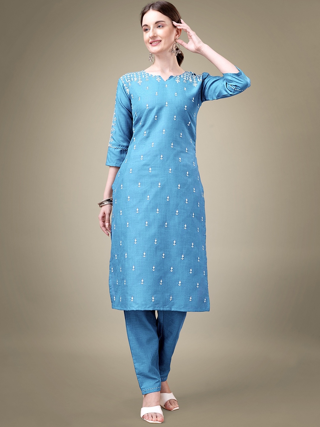 devkison Designer Women Ethnic Motifs Embroidered Regular Thread Work Kurta with Churidar, Blue
devkison Designer Women Ethnic Motifs Embroidered Regular Thread Work Kurta with Churidar, Blue
