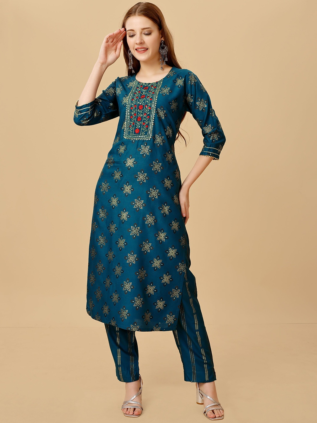 devkison Designer Women Ethnic Motifs Printed Regular Gotta Patti Kurta with Churidar, Navy blue
devkison Designer Women Ethnic Motifs Printed Regular Gotta Patti Kurta with Churidar, Navy blue