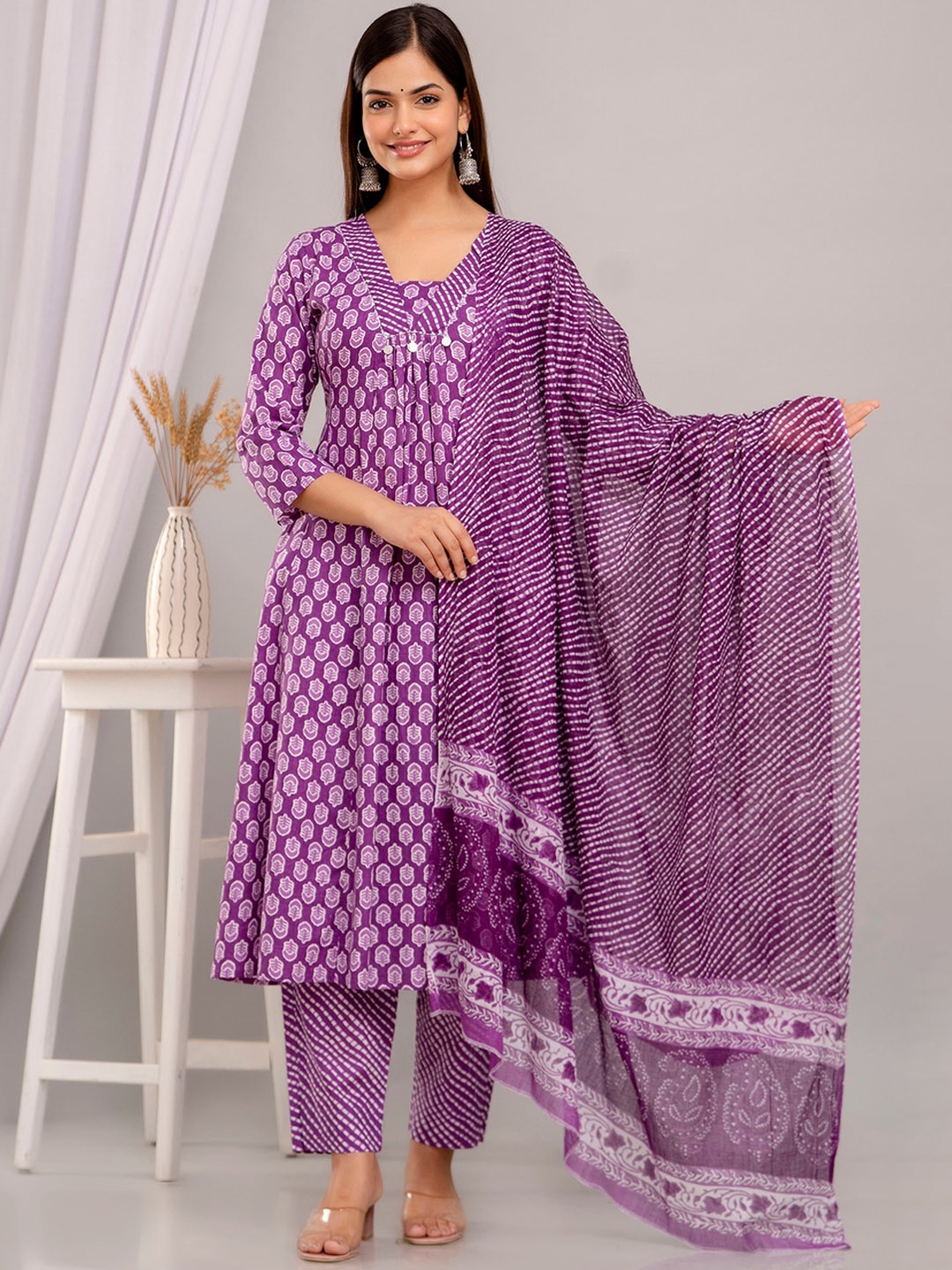D K W Women Floral Printed Regular Pure Cotton Kurta with Trousers & Dupatta, Purple
D K W Women Floral Printed Regular Pure Cotton Kurta with Trousers & Dupatta, Purple