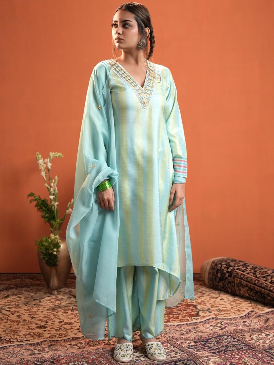 HEEPOSH Women Printed Embroidered Thread Work Regular Kurta with Palazzos & Dupatta, Blue
HEEPOSH Women Printed Embroidered Thread Work Regular Kurta with Palazzos & Dupatta, Blue