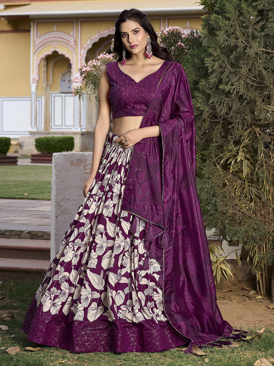 LOOKNBOOK ART Printed Foil Print Semi-Stitched Lehenga & Unstitched Blouse With Dupatta, Burgundy
LOOKNBOOK ART Printed Foil Print Semi-Stitched Lehenga & Unstitched Blouse With Dupatta, Burgundy