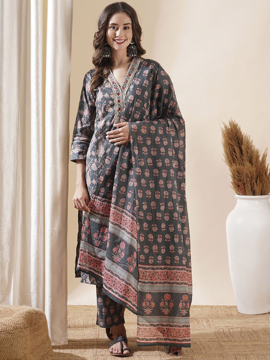 FASHOR Women Floral Printed Regular Mirror Work Pure Cotton Kurta with Trousers & Dupatta, Grey
FASHOR Women Floral Printed Regular Mirror Work Pure Cotton Kurta with Trousers & Dupatta, Grey