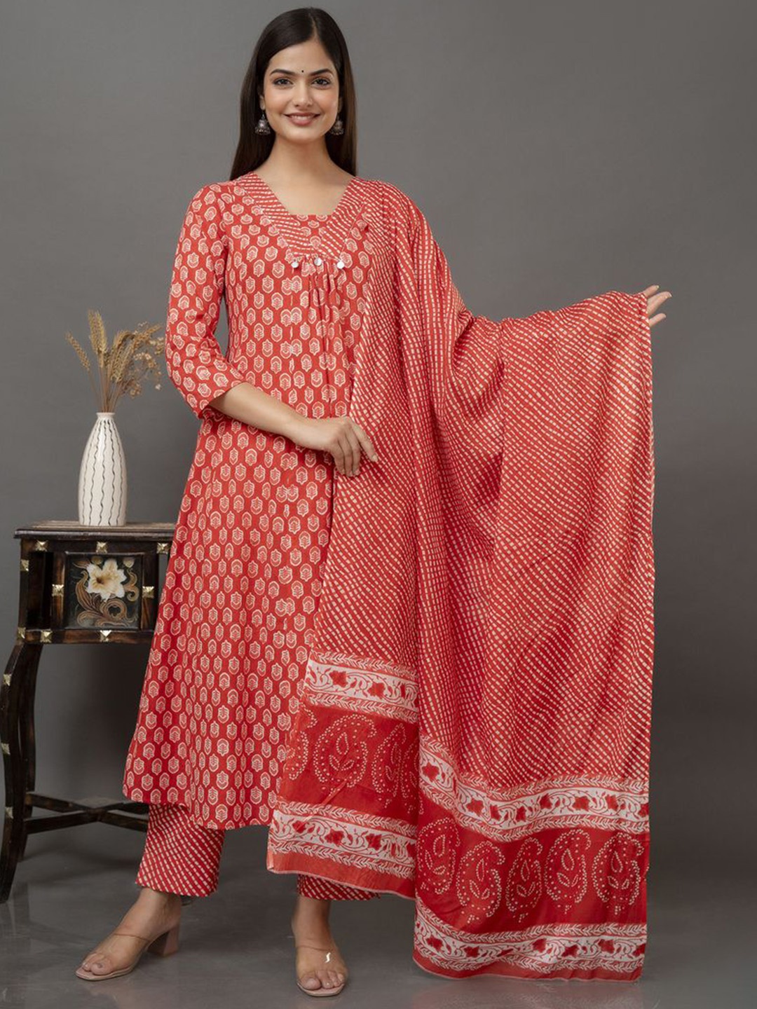 D K W Women Ethnic Motifs Printed Regular Pure Cotton Kurta with Trousers & With Dupatta, Red
D K W Women Ethnic Motifs Printed Regular Pure Cotton Kurta with Trousers & With Dupatta, Red