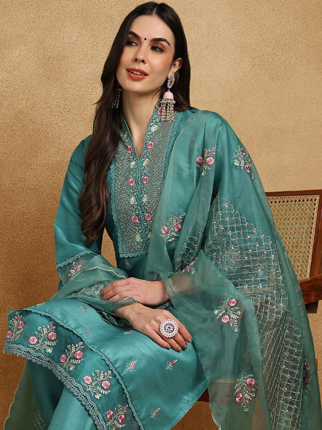 KALINI Women Floral Embroidered Regular Thread Work Kurta with Trousers & With Dupatta, Teal
KALINI Women Floral Embroidered Regular Thread Work Kurta with Trousers & With Dupatta, Teal