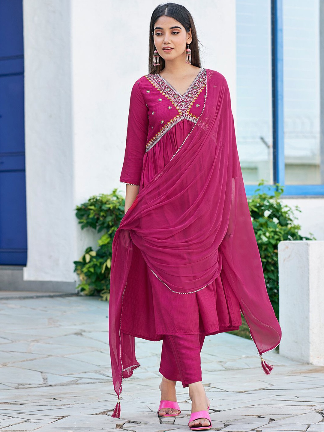 SKYLEE Women Embroidered Regular Sequinned Kurta with Trousers & With Dupatta, Pink
SKYLEE Women Embroidered Regular Sequinned Kurta with Trousers & With Dupatta, Pink